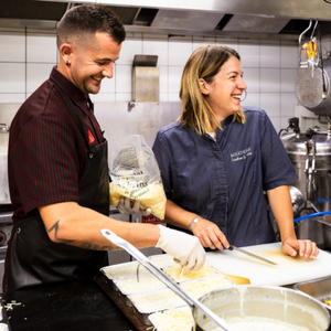 La boucherie Sarthou prépare des plats pour la partie traiteur à Pau