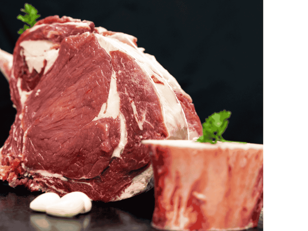 Une pièce de viande coupée par la Boucherie Sarthou à Lons