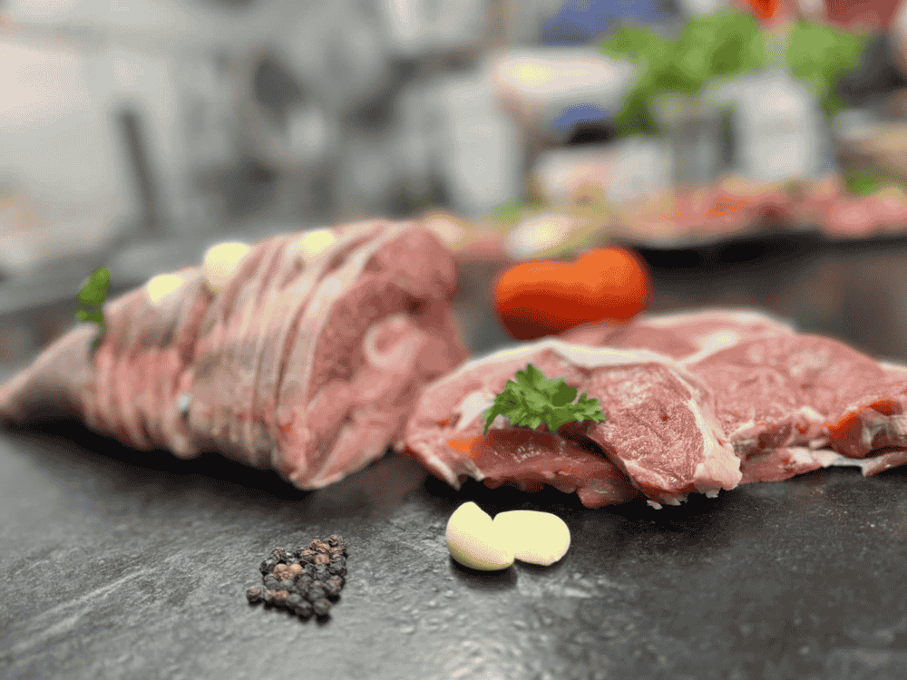 la boucherie sarthou découpe des morceaux de viandes sur mesure, notamment les rotis de porc